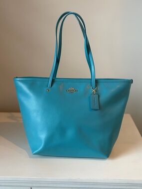 Coach Large Teal Crossgrain
Street Leather Tote Bag